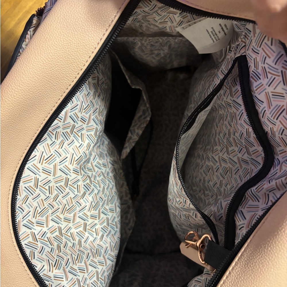 Chic Two-Tone Backpack - Picture 5 of 7